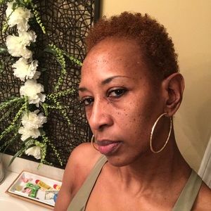 Meet your Posher, Sharon